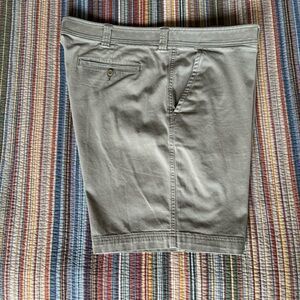 St. John's Bay 9" Stretch Fabric Chino Shorts Mens Size 44W